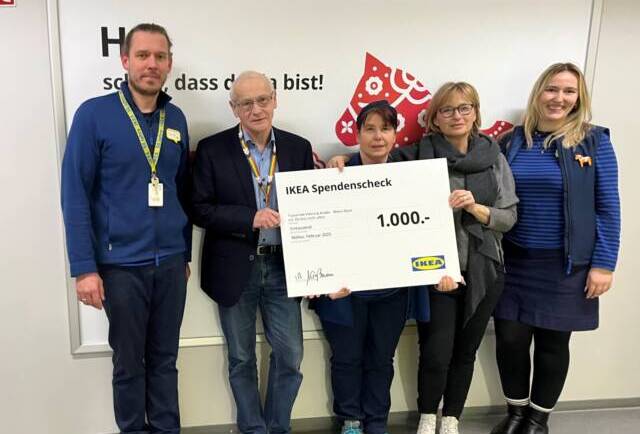Großartige Spendenübergabe bei IKEA Wallau